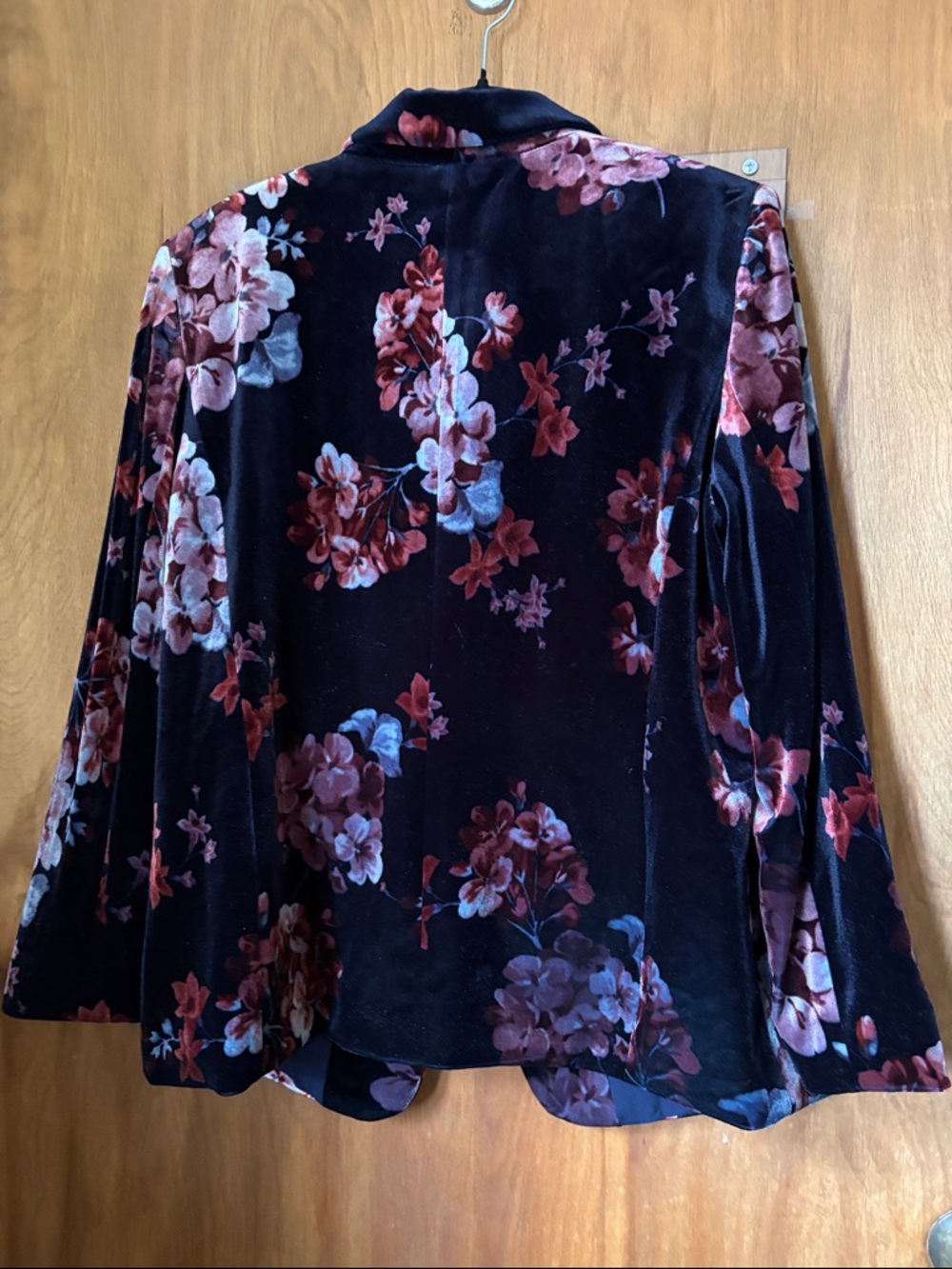 Tahari Arthur S. Levine Velvet Floral Blazer - Picture 6 of 6